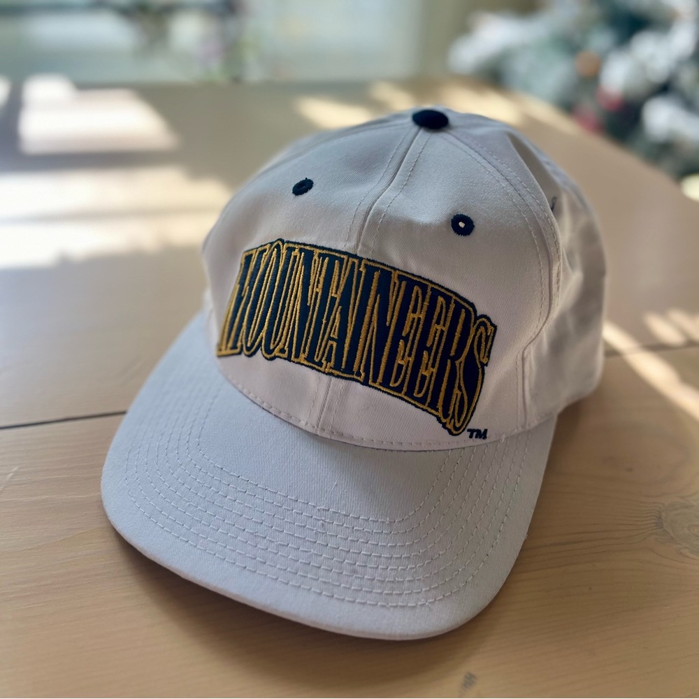 Vintage West Virginia Mountaineers Snapback Hat